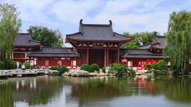 Xi'an East Route 1-day Tour [Huaqing Palace + Emperor Qinshihuang's Mausoleum Site Museum + Romance of the Song Dynasty + Grand Tang Mall]