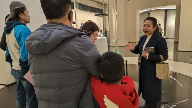 Aktiviti separuh hari di Muzium Qingzhou [Cerita Qilu + 2 jam ceramah pakar] Lawatan berkongsi kumpulan kecil Pelbagai sesi tersedia Termasuk fon telinga tanpa wayar