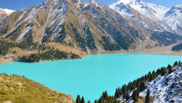Excursion d'une journée au lac d'Almaty, aux chutes d'Ayusai et au centre de rapaces Sunkar