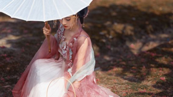 Trip moments in Nanjing County[Photography and videography services including family-friendly, individual and couple photos, short videos, promotional videos, portraits, wedding photos with all raw images provided]