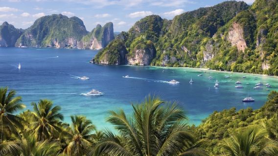 Phuket: Prywatna jednodniowa wycieczka motorówką na wyspy Phi Phi i Khai ze snorkelingiem