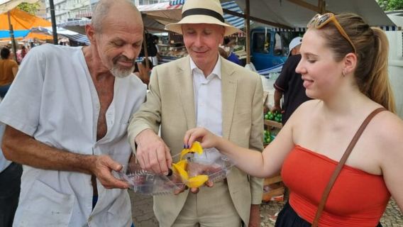Tasting Tour of Tropical & Exotic Fruits in Panama’s Markets