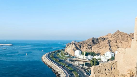 ทัวร์วันเดียว/ทัวร์หลายวัน มัสยิดใหญ่กาบูส โอมาน + พระราชวังสุลต่าน + ตลาดมุตตราห์เก่า พร้อมบริการภาษาจีนและภาษาอังกฤษ