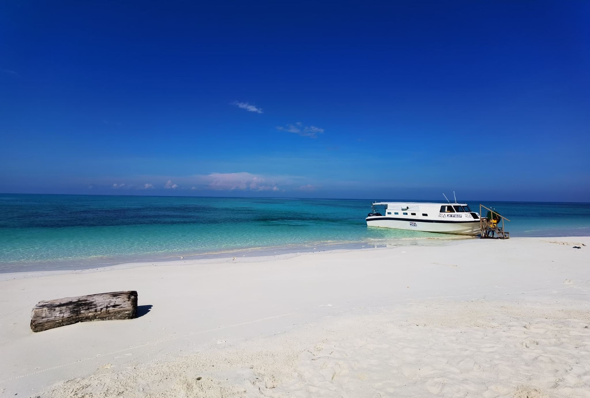 ซาบาห์ โกตากีนาบาลู ทัวร์ดำน้ำตื้นเกาะเมงกาหลุ 1 วัน (แบบจอยทัวร์)