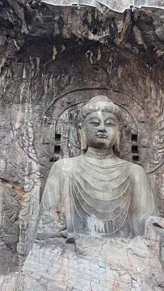 4-Hour Private Exploration of Luoyang Longmen Grottoes with Expert Guide