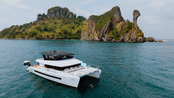 Krabi: 4-Island Yacht Cruise with Snorkeling & Clear Kayak