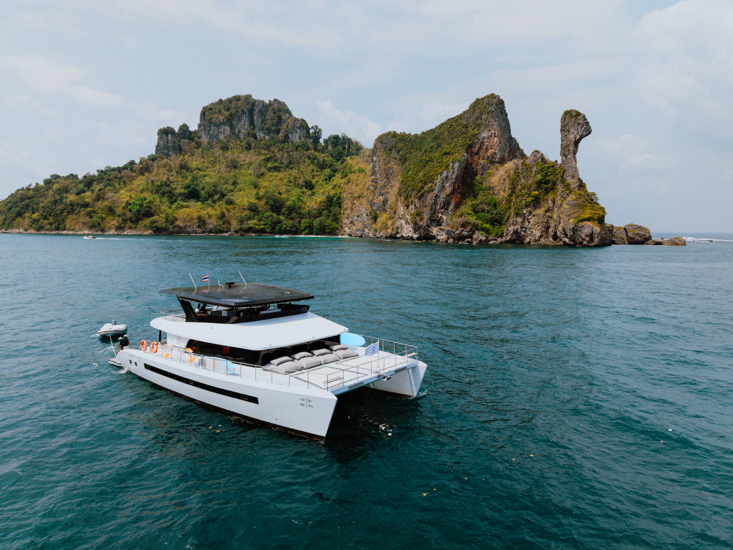 Krabi: 4-Island Yacht Cruise with Snorkeling & Clear Kayak