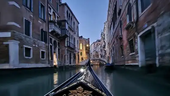 Romantic Gondola Sightseeing Cruise Ticket on the Grand Canal in Venice, Italy