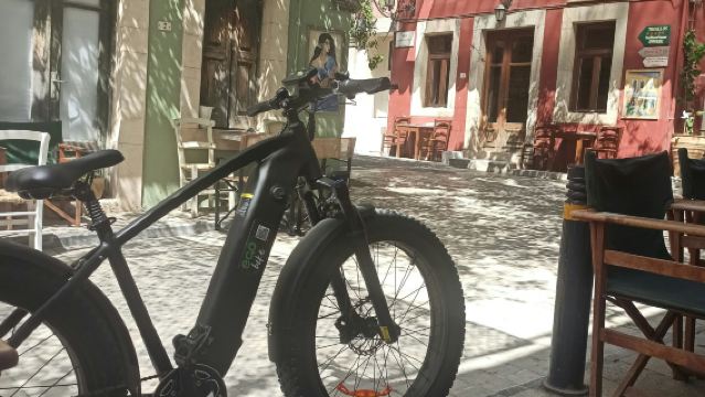 Heraklion: Knossos Palace Countryside Tour by E-bike + Wine Tasting