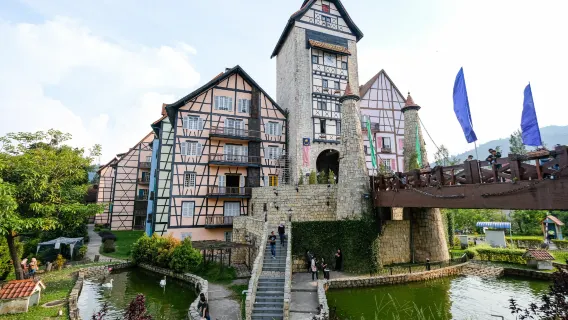 Chuyến Đi Trong Ngày Colmar Tropicale & Động Batu Từ Kuala Lumpur (Chia sẻ)