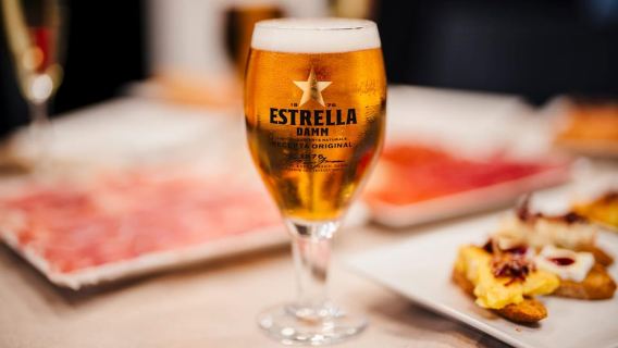 Experiencia de cata de jamón ibérico con cava Sagrada Familia