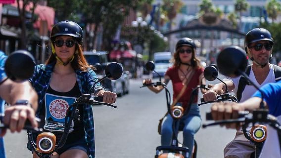Las Vegas: Fremont Street dan Pusat Kota dengan eScooter yang bisa berbicara
