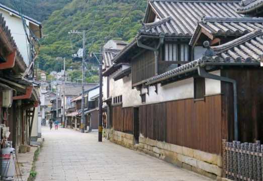 Hiroshma: Fukuyama Castle, Tomonoura & Sensui-jima Day Tour