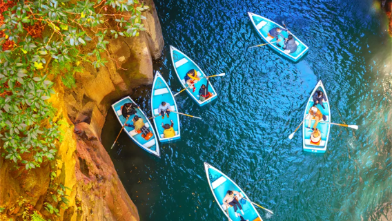 Kyushu Miyazaki Takachiho-Schlucht Bootsfahrt + Aso-Vulkan + Kusasenri-Tagestour mit Rindfleisch-Mittagessen