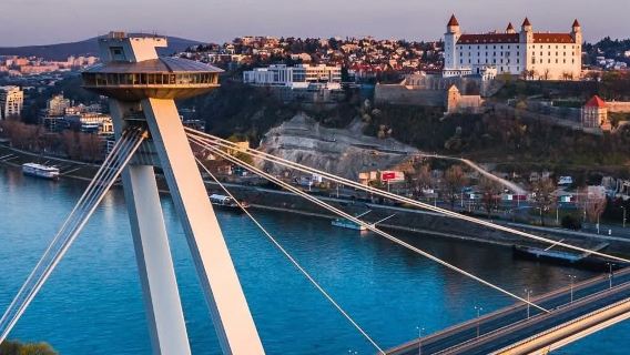 維也納-潘多夫奧萊-布拉提斯拉瓦【中文導遊提供服務】！