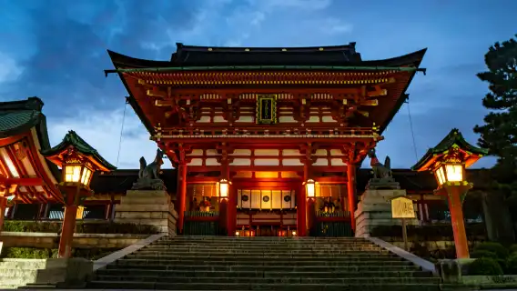 Kyoto morning private guided tour: Avoid the crowds and enjoy a peaceful visit to Fushimi Inari, Nijō Castle, and Kinkaku-ji