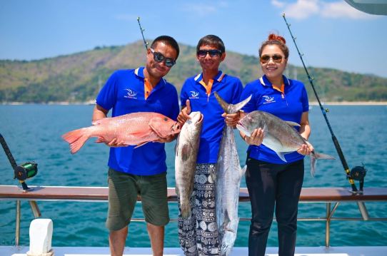 泰國普吉島【天使旅行海釣匯 拼船/包船任意選擇 現釣現吃 含午餐、浮潛、接駁】
