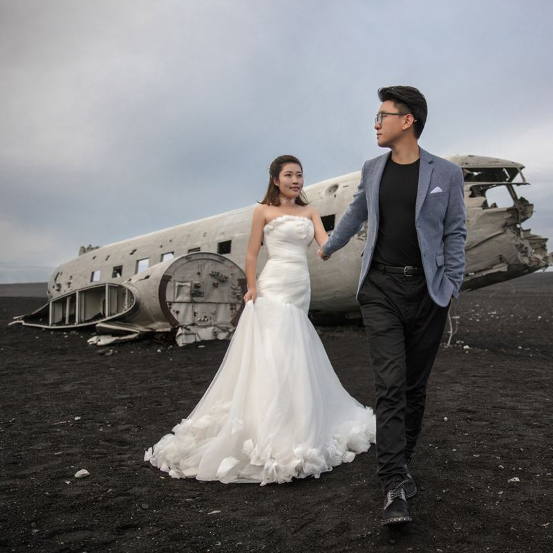 Servizio fotografico a Reykjavik, Islanda[Servizio fotografico per matrimoni e viaggi a Vik, Reykjavik, Islanda: foto di viaggio, ritratti e sessioni fotografiche personalizzate]