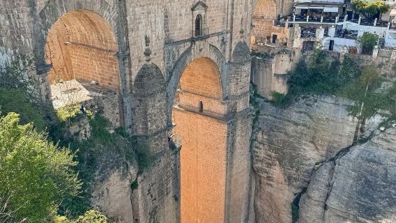 塞維利亞龍達薩阿拉藍精靈小鎮包車一日遊