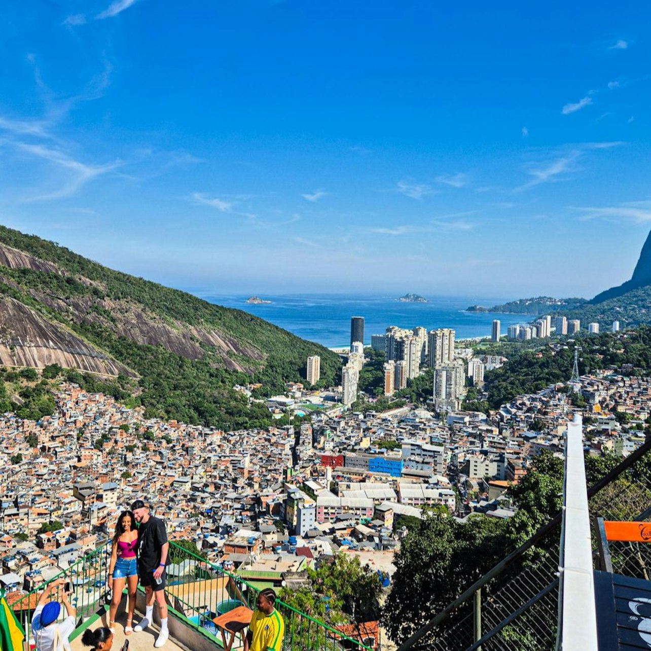 Rio de Janeiro: tour guidato in jeep della Favela di Rocinha + trasferimento in hotel