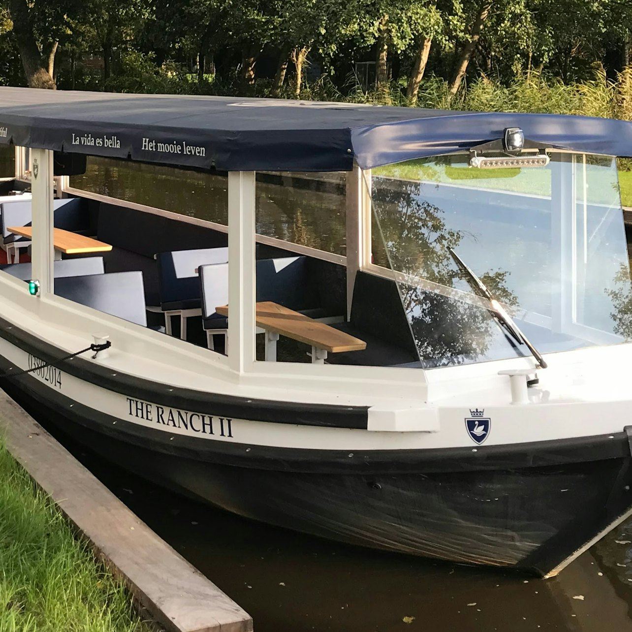 Giethoorn: 1-Hr Private Boat Tour with Local Guide