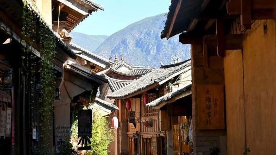 Shaxi / Jianchuan Ancient Town: Round Trip or one-way transfer between Lijiang and Dali 