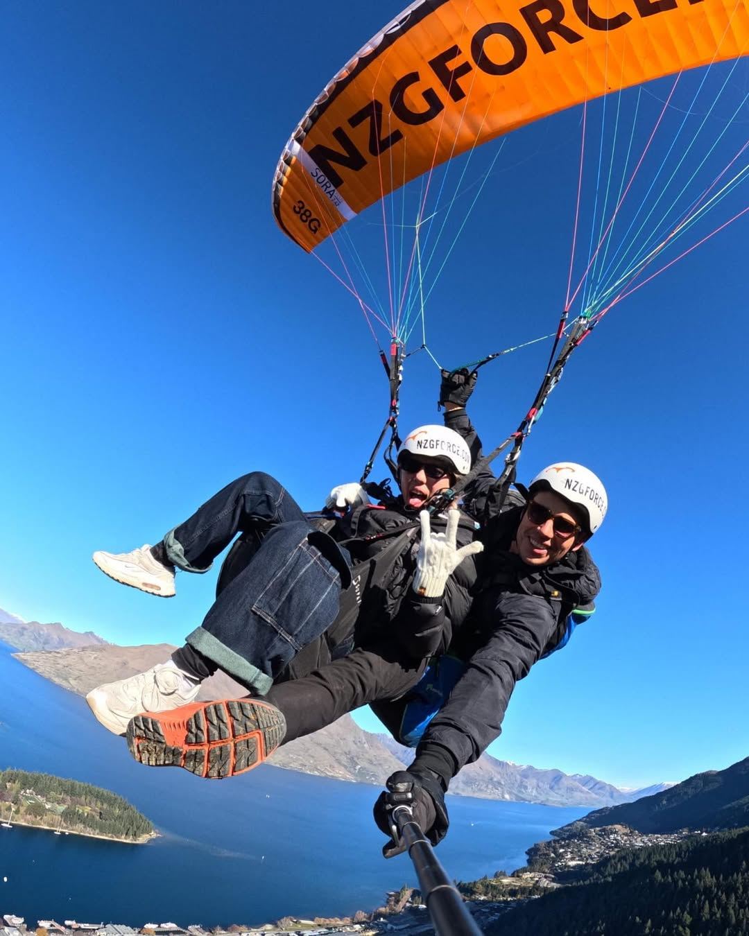 Queenstown Paragliding Experience [New Zealand South Island Tour - Skytrek Paragliding, Coronet Peak, G-Force Trike Transfers]