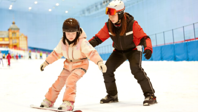 深圳華發冰雪熱雪奇跡單板雙板滑雪教練教學陪滑導覽私人教練
