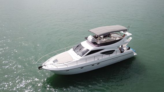 Angeline Cruise Langkawi (Ferretti 46) – Premium-Privatjacht mit Mittag- oder Abendessen