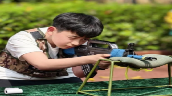 Kem Pengajian Sehari Penembak Cilik Chengdu Huanglongxi! Simulasi Medan Perang Situasi + Pertarungan CS Sebenar!