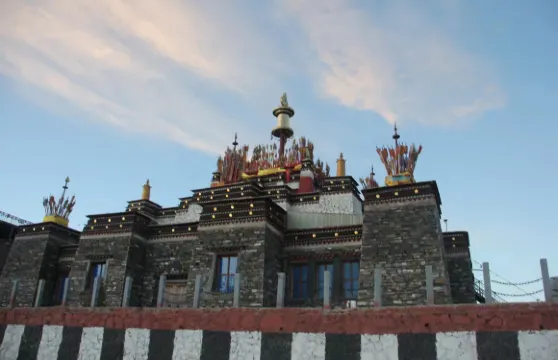 青海湖+拉脊山+金沙灣一日【專屬包車自由行】