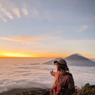 Gunung Batur Trekking Matahari Terbit dan Pemandian Air Panas Alami