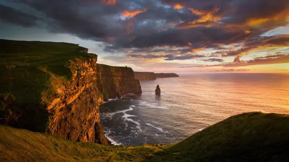perjalanan satu hari ke Tebing Moher, Burren, dan Galway di Irlandia [Atlantic Road/ bus Ber-AC]