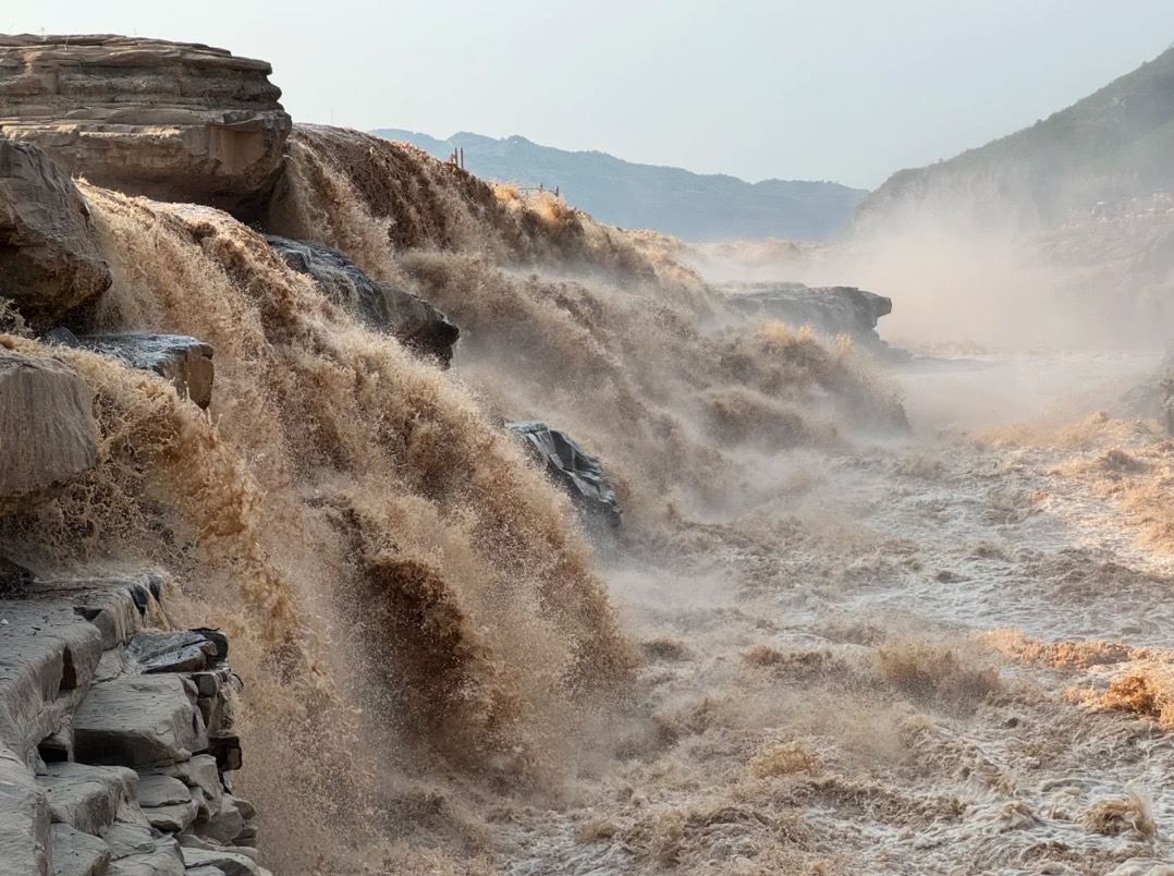 Yellow River Hukou Waterfall + The Mausoleum of Yellow Emperor Private Customized 1-day Tour (Optional: Dangjiacun Ming and Qing Dynasty Folk Houses)
