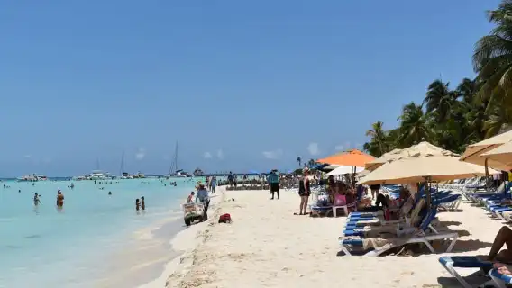 Cancun: Isla Mujeres Only Adults Catamaran, drinks & snorkel