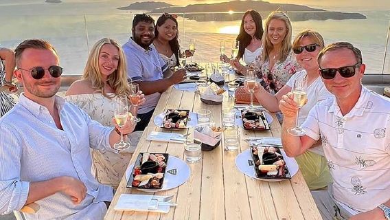 Santorini Wine Adventure with 12 Wine Tastings, Tapas and Sunset