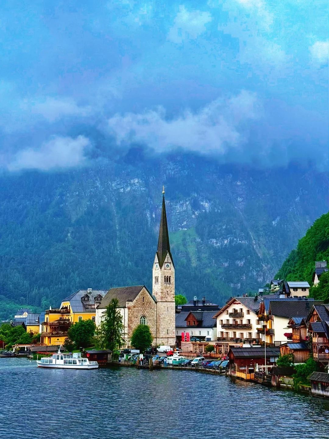 Austria Hallstatt 1-day tour | Discover the fairy tale town scenery | Two departure points