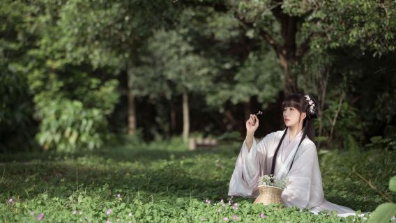 Guangning Trip Moments[Cuizhu Park/Maliu Mountain/Multilingual Translation/Photographer Services: Follow Shots, Aerial Photography, Companion Photography, Customized Photo Shoots]