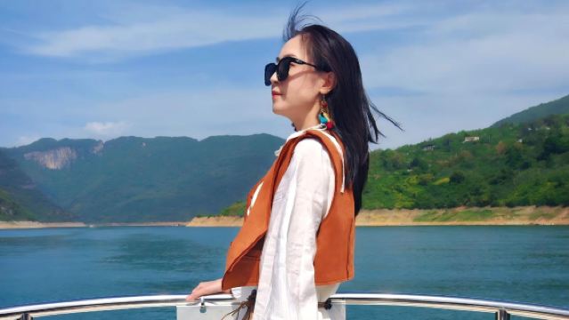 1-day Tour to Enshi Qingjiang River + Pure Play Group for 8 Travelers + Door-to-Door Pickup + Local Driver-Guide