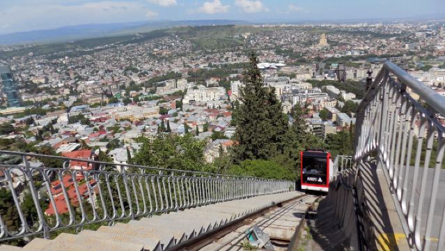Plaza de Vilna + Museo de Arte Moderno + Teatro Rustaveli + Teleférico de Tiflis