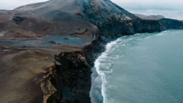 Excursión de un día al volcán Fagradalsfjall y península de Reykjanes en Islandia con traslados y guía profesional