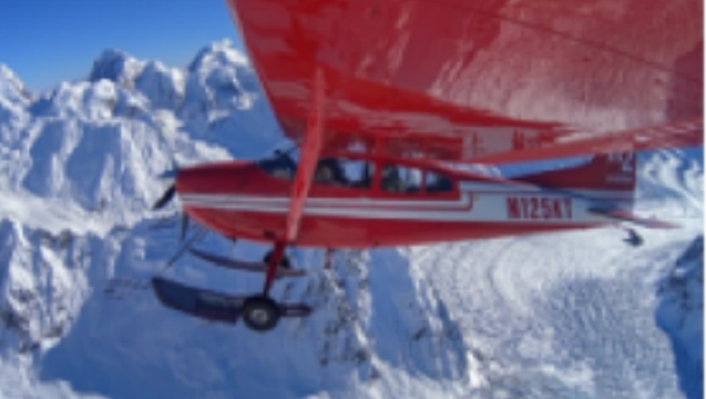 North america's highest peak - 1.5 hour denali mountain scenic flight (including glacier landing)