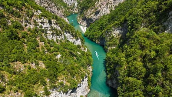 Von Skodra: Tagesausflug zum Komani-See und zum Fluss Shala
