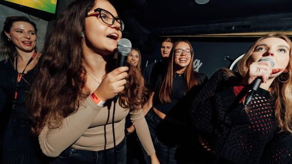 Bratislava: Pub Crawl with VIP Entry, Free Shots & Beer