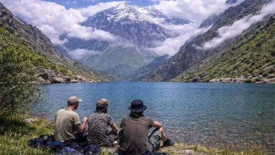 Samarkand: Chase the Seven Lakes: Your Picnic, Your Choice