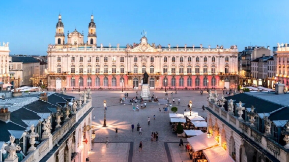 Lyon: Place Bellecour, Kerajaan & Perjalanan Pangeran Kecil