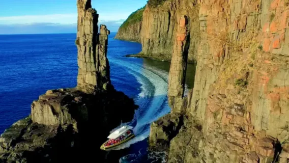 Tasmania Tasman Island 3 hr cruise optional Port Arthur/Devil Park