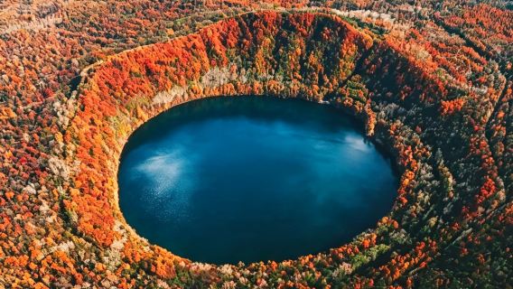 北海道|紅葉漫山，硫磺熱氣裊裊，穿行火山谷地導覽2h