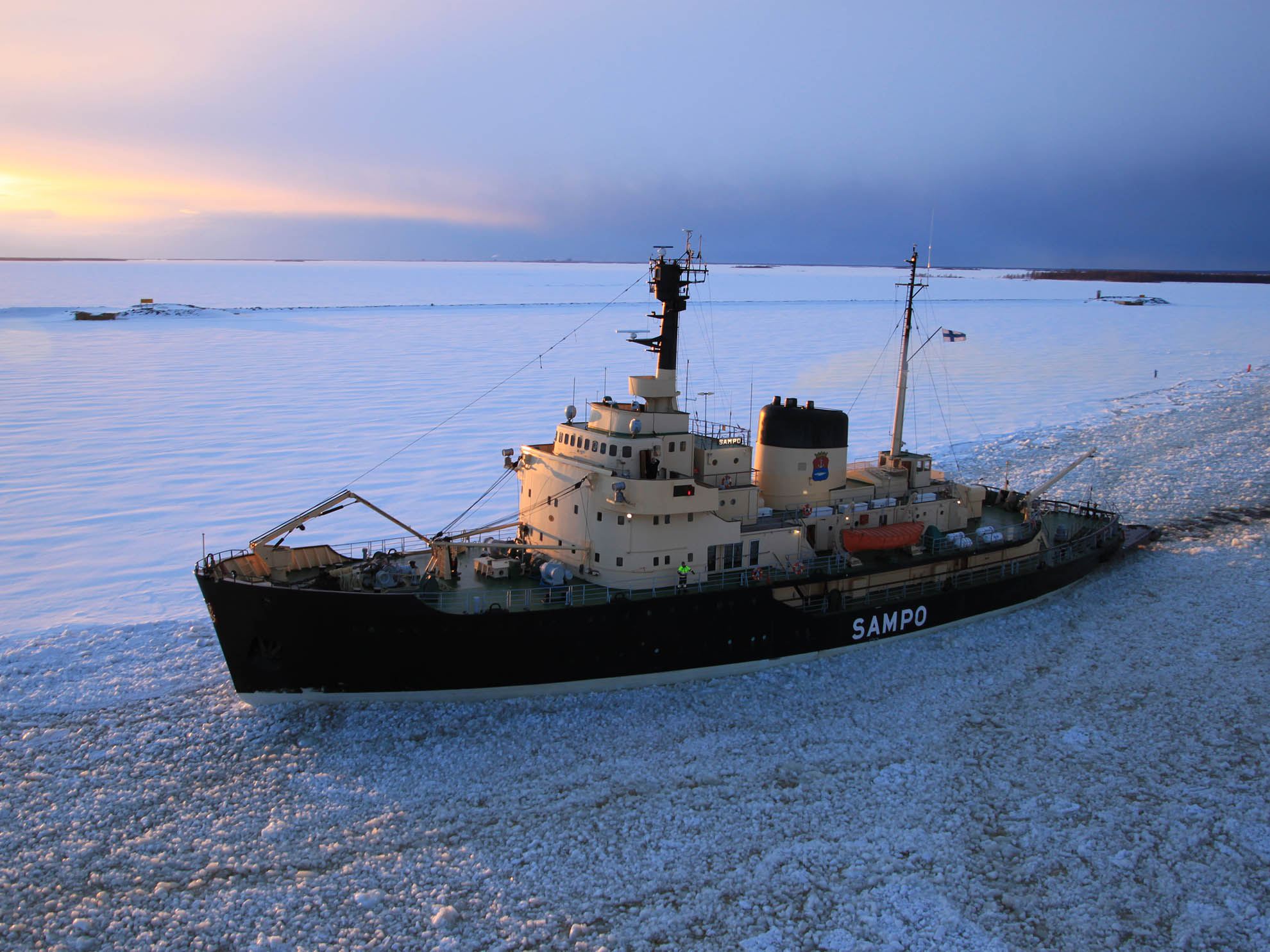Finnish Sampo icebreaker icebreaker experience with optional transfers from Kemi/Rovaniemi/Haparanda