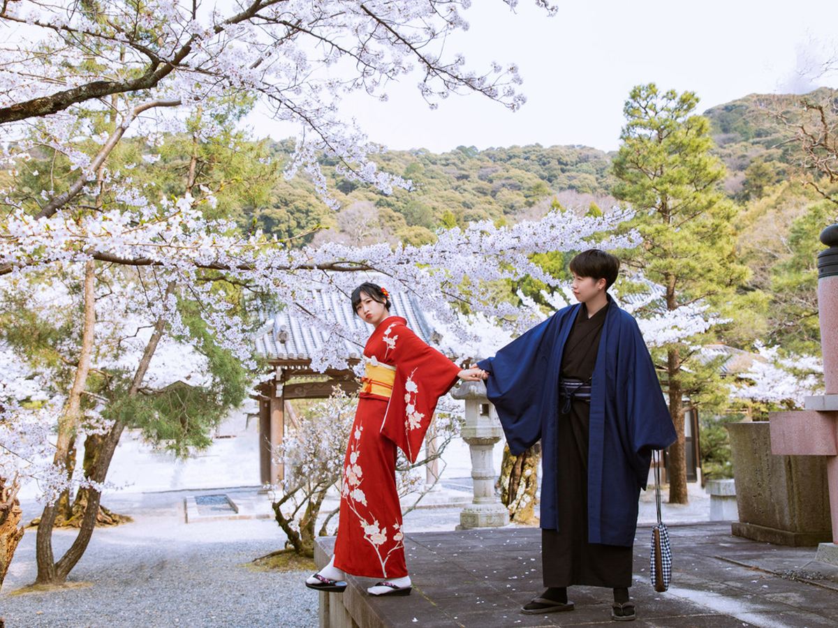 日本京都旅拍【跟拍中文攝影師+first和服租賃臨清水八阪神社伏見稻荷+底片全送】